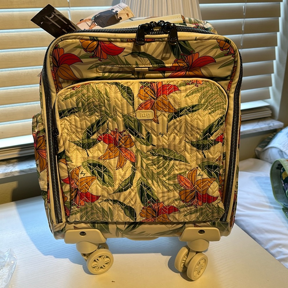 Lug ranger wheelie in Lily sand - NWT